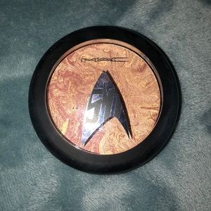MAC Bronzer/Highlighter- Highly Illogical